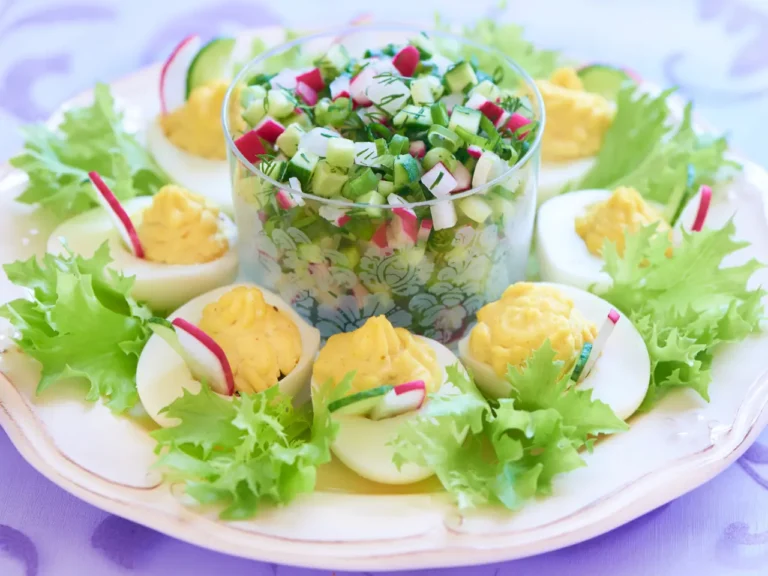 Boiled Eggs & Salad: A Perfect Healthy Breakfast Choice